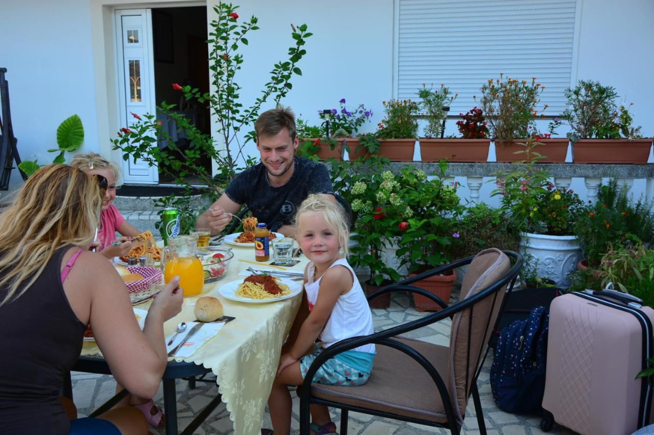Guest House Vera Ulcinj Exterior foto